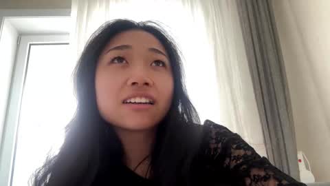 Mia online show from 03-25-26, 10:16