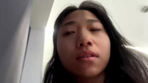 Mia online show from 04-08-26, 10:10