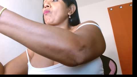 Snapshot of muladefuego chatting on 01-21-25, 10:08 yuli online show from 01-21-25, 10:08