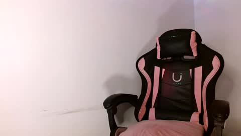 Snapshot of muladefuego chatting on 10-11-25, 08:35 yuli online show from 10-11-25, 08:35