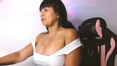 Snapshot of muladefuego chatting on 07-06-26, 09:06 yuli online show from 07-06-26, 09:06