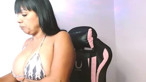 Snapshot of muladefuego chatting on 07-18-26, 09:35 yuli online show from 07-18-26, 09:35