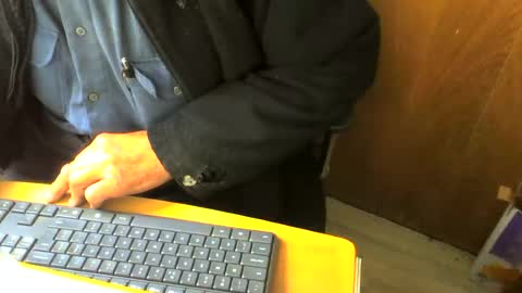 Snapshot of muller520 chatting on 06-17-26, 10:17 muller520 online show from 06-17-26, 10:17