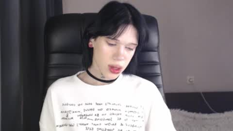 Snapshot of mun_poli chatting on 02-26-26, 04:17 Polik online show from 02-26-26, 04:17