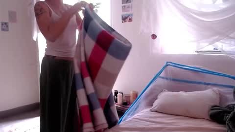   online show from 03-25-26, 07:53