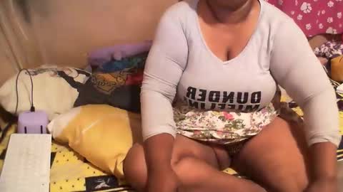 Snapshot of munniegalz1 chatting on 05-22-26, 07:52 your angel online show from 05-22-26, 07:52