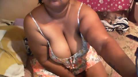 Snapshot of munniegalz1 chatting on 06-14-26, 03:47 your angel online show from 06-14-26, 03:47