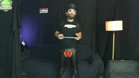 Snapshot of muratturkei chatting on 12-28-24, 09:30 MasterBros online show from 12-28-24, 09:30