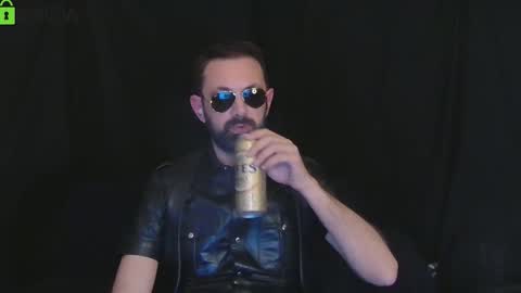 Snapshot of muratturkei chatting on 10-11-25, 11:14 MasterBros online show from 10-11-25, 11:14