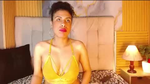 Snapshot of muriell303av chatting on 11-25-25, 04:01 muriell303av online show from 11-25-25, 04:01