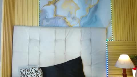 Snapshot of muriell303av chatting on 12-14-25, 03:23 muriell303av online show from 12-14-25, 03:23