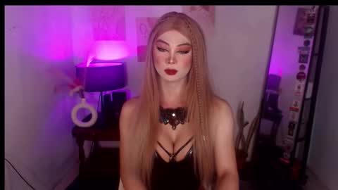 Snapshot of murphy_bitches chatting on 10-05-25, 02:48 MURPHY online show from 10-05-25, 02:48