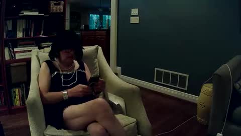 Snapshot of murray1509 chatting on 10-20-25, 12:05 Cutemorri online show from 10-20-25, 12:05