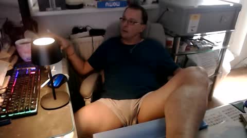 Snapshot of muschiliebhaber chatting on 09-26-25, 10:30 Horny Goat online show from 09-26-25, 10:30