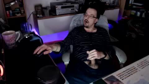 Snapshot of muschiliebhaber chatting on 02-18-26, 10:22 Horny Goat online show from 02-18-26, 10:22