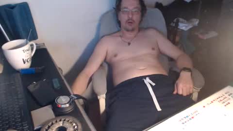 Snapshot of muschiliebhaber chatting on 05-26-26, 06:42 Horny Goat online show from 05-26-26, 06:42