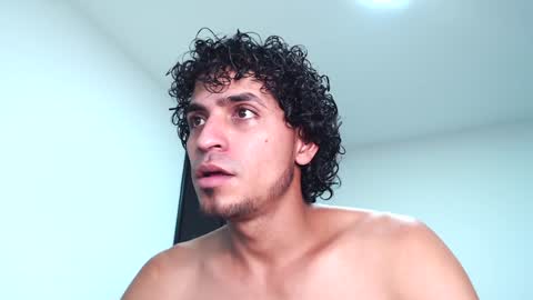 Snapshot of muscle_man1 chatting on 12-14-24, 12:22 Mike online show from 12-14-24, 12:22