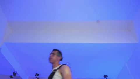 muscle scott online show from 10-31-25, 04:52