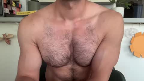 Snapshot of musclehair3 chatting on 06-25-26, 08:41 musclehair3 online show from 06-25-26, 08:41