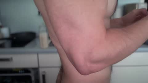 Snapshot of musclehair3 chatting on 06-26-26, 08:52 musclehair3 online show from 06-26-26, 08:52