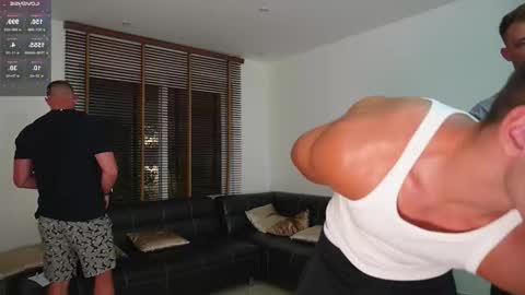 Snapshot of muscularfriend chatting on 03-04-26, 04:24 Ivan online show from 03-04-26, 04:24