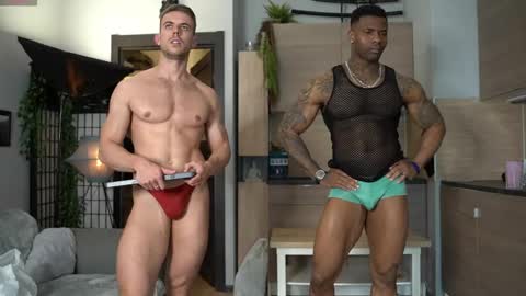 Snapshot of muscularfriend chatting on 05-07-26, 03:28 Ivan online show from 05-07-26, 03:28