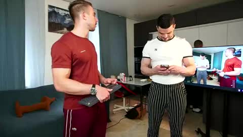 Snapshot of muscularfriend chatting on 05-15-26, 04:03 Ivan online show from 05-15-26, 04:03