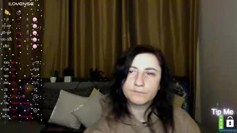 Snapshot of muse_kitty_jenia chatting on 12-14-25, 06:41 Jenya online show from 12-14-25, 06:41