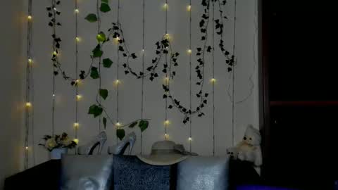 Jeneva online show from 03-12-26, 07:09