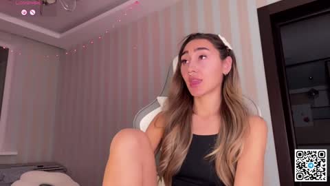 Snapshot of museleks chatting on 12-15-24, 02:37 Aleksa online show from 12-15-24, 02:37