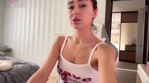 Snapshot of museleks chatting on 12-19-24, 11:50 Aleksa online show from 12-19-24, 11:50