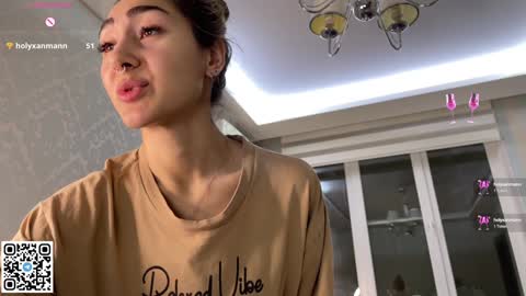 Snapshot of museleks chatting on 01-24-25, 01:35 Aleksa online show from 01-24-25, 01:35