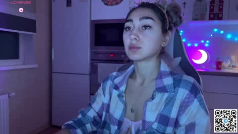 Snapshot of museleks chatting on 02-03-25, 01:30 Aleksa online show from 02-03-25, 01:30