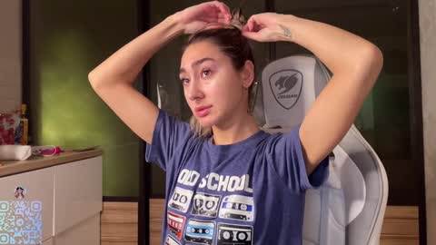 Snapshot of museleks chatting on 02-06-25, 01:38 Aleksa online show from 02-06-25, 01:38