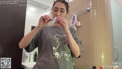 Snapshot of museleks chatting on 09-14-25, 12:43 Aleksa online show from 09-14-25, 12:43