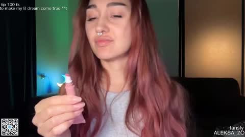 Snapshot of museleks chatting on 09-28-25, 03:01 Aleksa online show from 09-28-25, 03:01