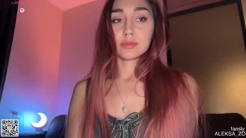 Snapshot of museleks chatting on 10-14-25, 11:38 Aleksa online show from 10-14-25, 11:38