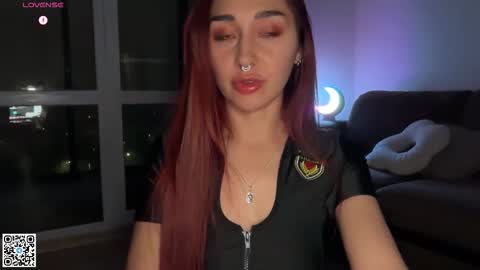 Snapshot of museleks chatting on 10-20-25, 12:22 Aleksa online show from 10-20-25, 12:22