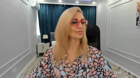 Diana online show from 03-10-25, 11:32