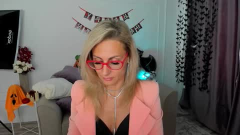 Diana online show from 10-13-25, 11:32