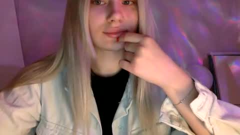 Snapshot of musescorner chatting on 05-18-26, 04:24 musescorner online show from 05-18-26, 04:24