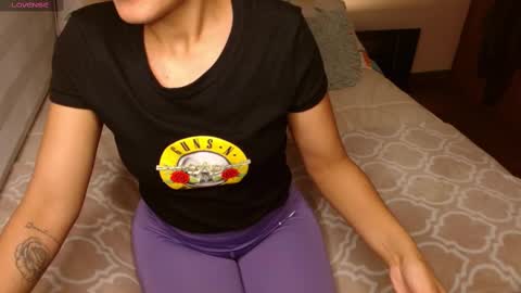 Snapshot of musicayluna chatting on 02-12-25, 04:44 VALENTINA Luna online show from 02-12-25, 04:44