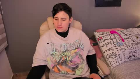 Snapshot of musicayluna chatting on 03-07-25, 04:24 VALENTINA Luna online show from 03-07-25, 04:24