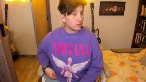 Snapshot of musicayluna chatting on 11-10-25, 01:48 VALENTINA Luna online show from 11-10-25, 01:48