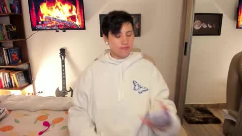 Snapshot of musicayluna chatting on 12-01-25, 09:25 VALENTINA Luna online show from 12-01-25, 09:25