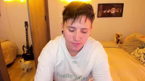 Snapshot of musicayluna chatting on 01-18-26, 05:11 VALENTINA Luna online show from 01-18-26, 05:11