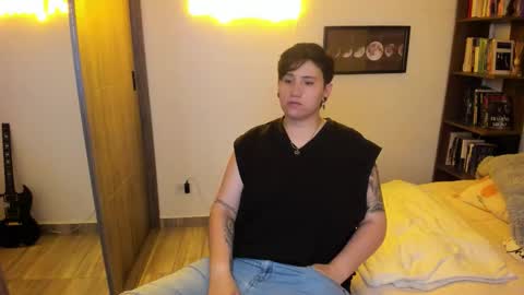 Snapshot of musicayluna chatting on 03-08-26, 04:27 VALENTINA Luna online show from 03-08-26, 04:27