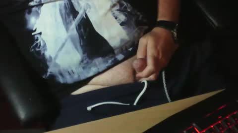 Snapshot of muso44 chatting on 01-05-25, 11:04 Muso online show from 01-05-25, 11:04