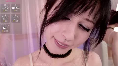 Snapshot of mutedmood_ chatting on 05-17-26, 12:23 mutedmood_ online show from 05-17-26, 12:23