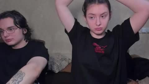 Snapshot of muuur_fam1 chatting on 12-16-25, 09:42 HEY online show from 12-16-25, 09:42